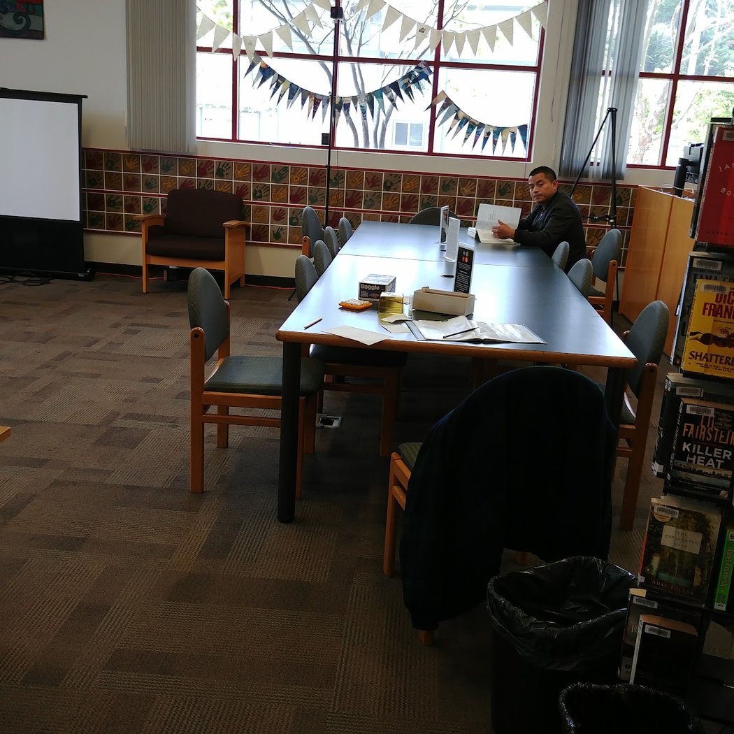 Multilingual Storytime with Ms. Amanda 3