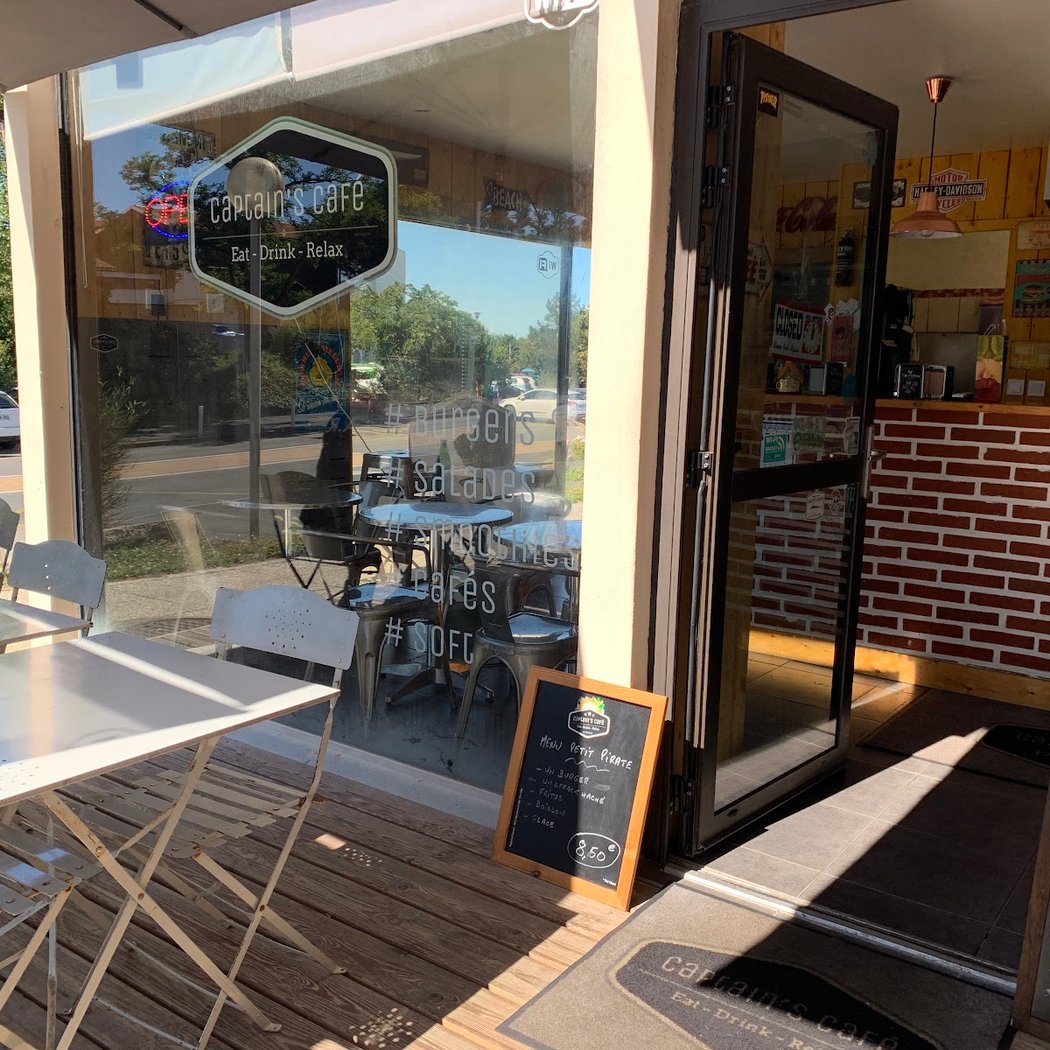 Captain's Café 2