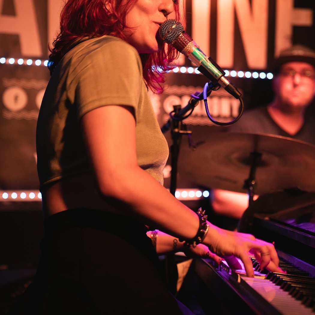 Dueling Pianos Show 1