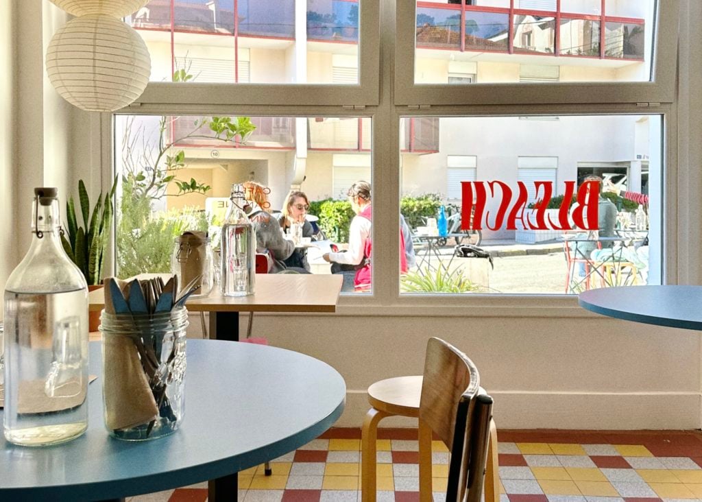 Bleach - café cantine vin à Biarritz 2