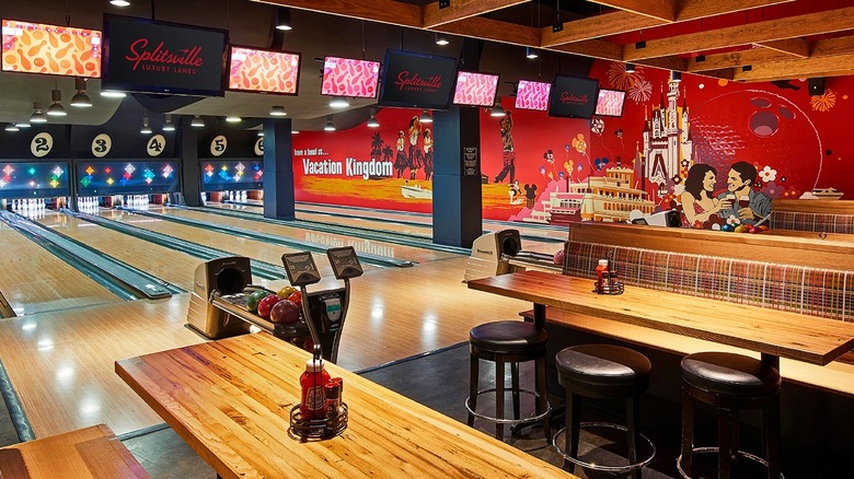 Splitsville Dining Room 1