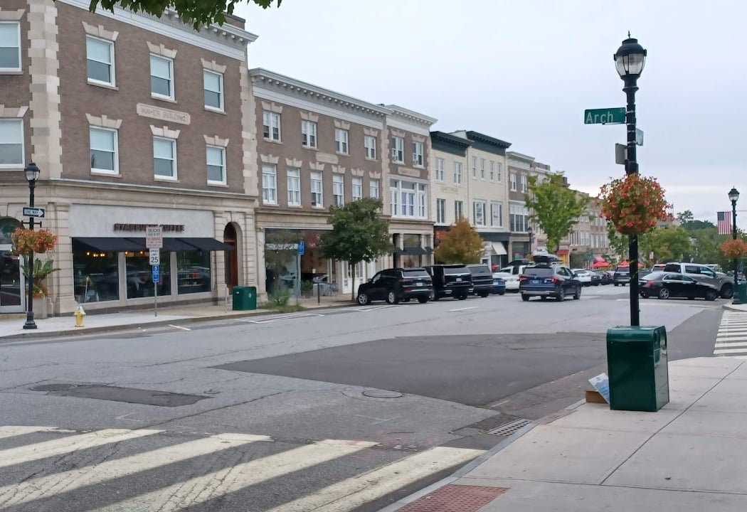 Greenwich Ave 3