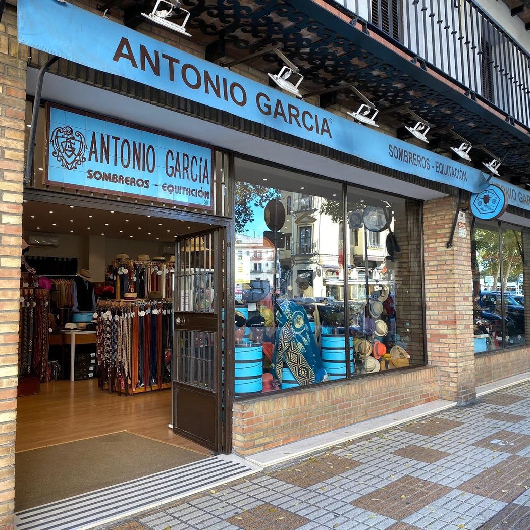 Antonio García hat shop 2