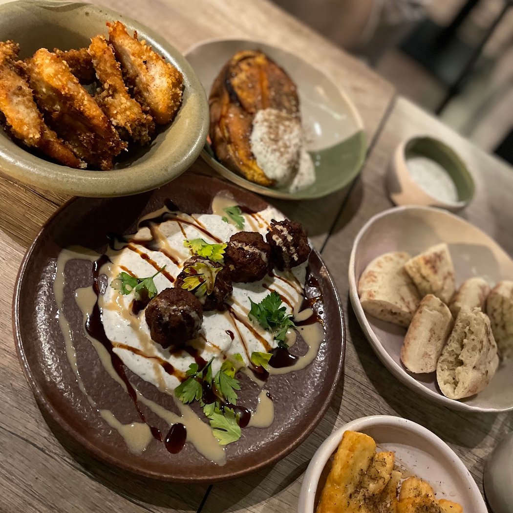 Maïmo Cantine & mezzés à partager 3