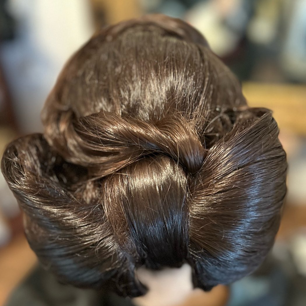 Dee's boutique salon 1