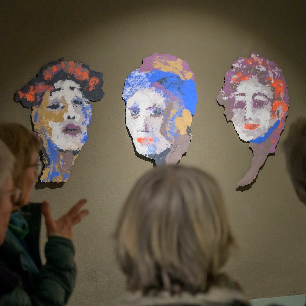 Zu Besuch bei meiner Grossmutter; Tee, Gespräche und Kunst
