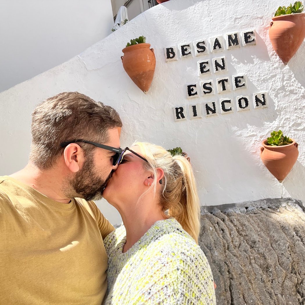 Bésame en este rincón 1