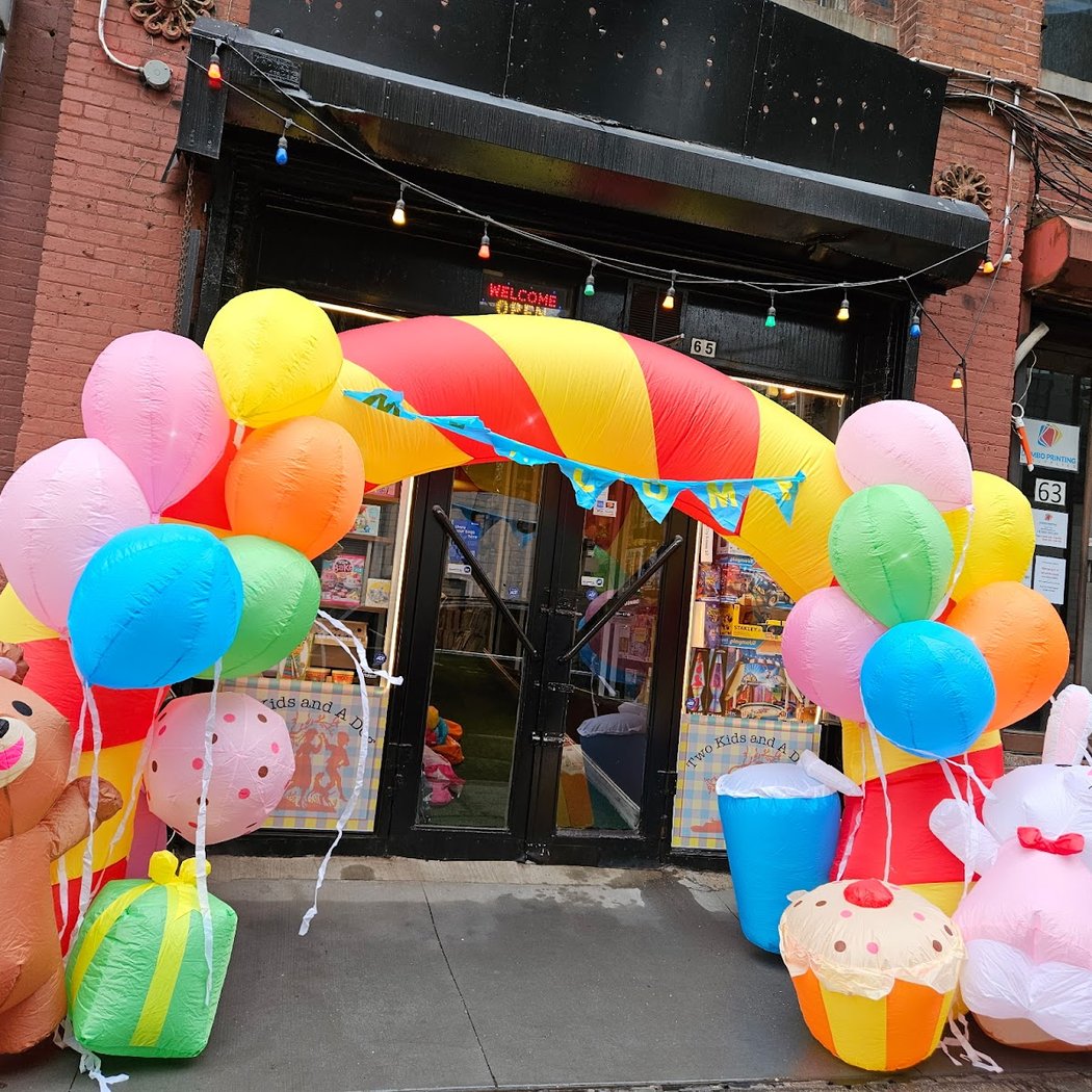 Two Kids and A Dog Children's store in Brooklyn, Dumbo 3