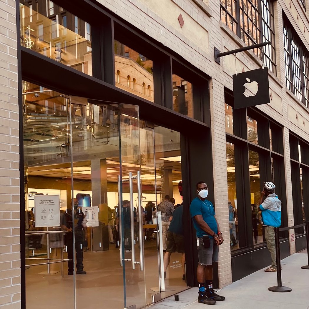 Apple West 14th Street 2