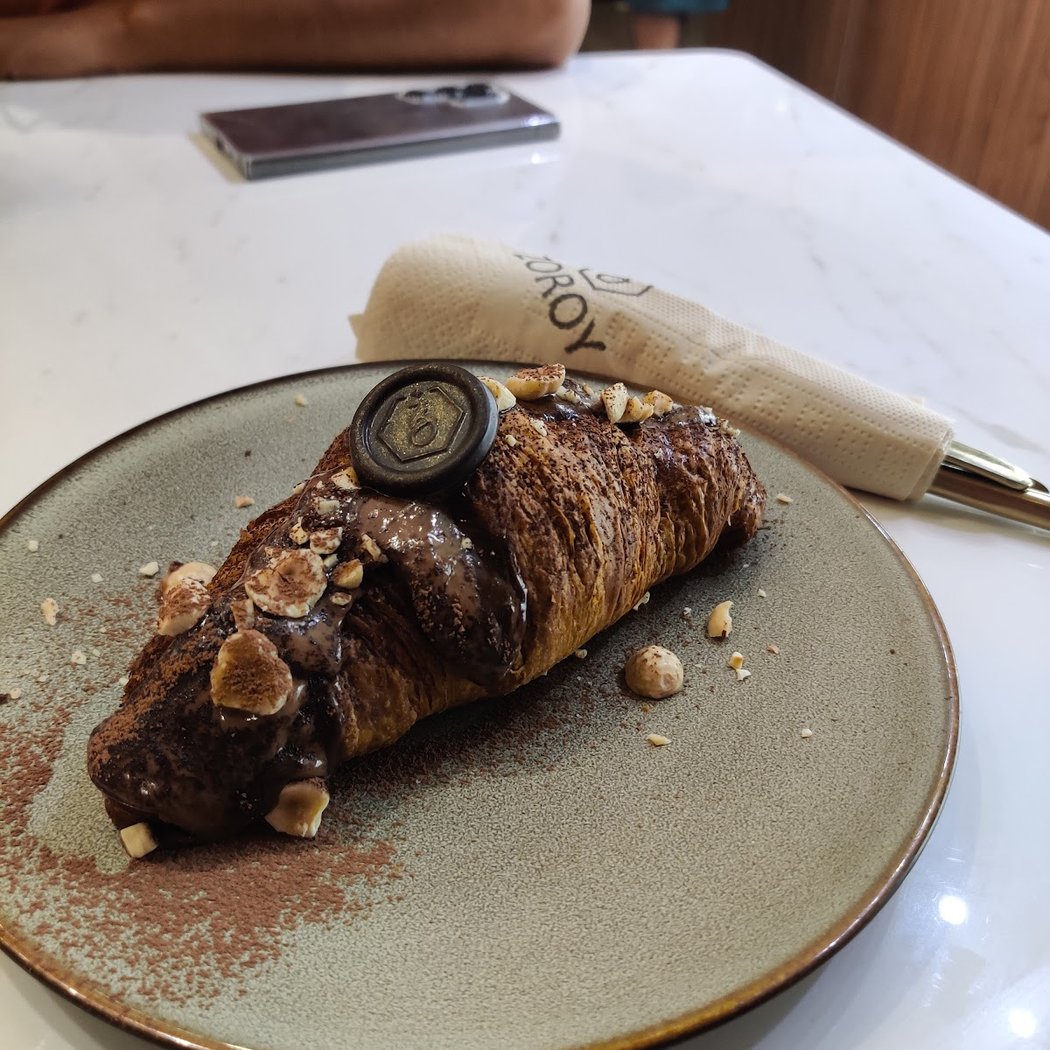 Zoroy Luxury Chocolate - Boutique Cafe HSR | Cake | Desserts 1