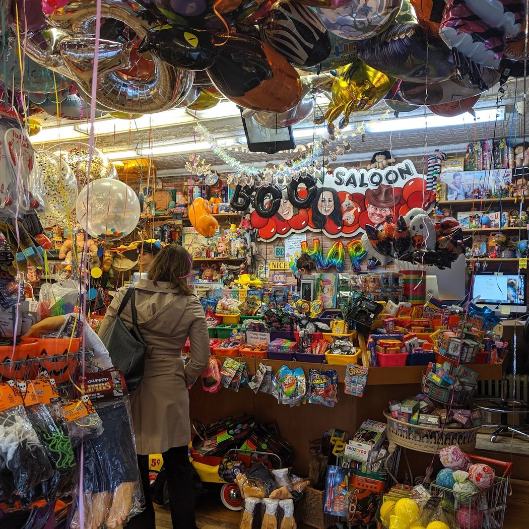 Balloon Saloon 1