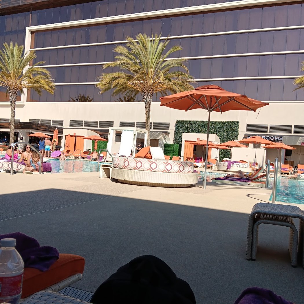 Pool Bar 2