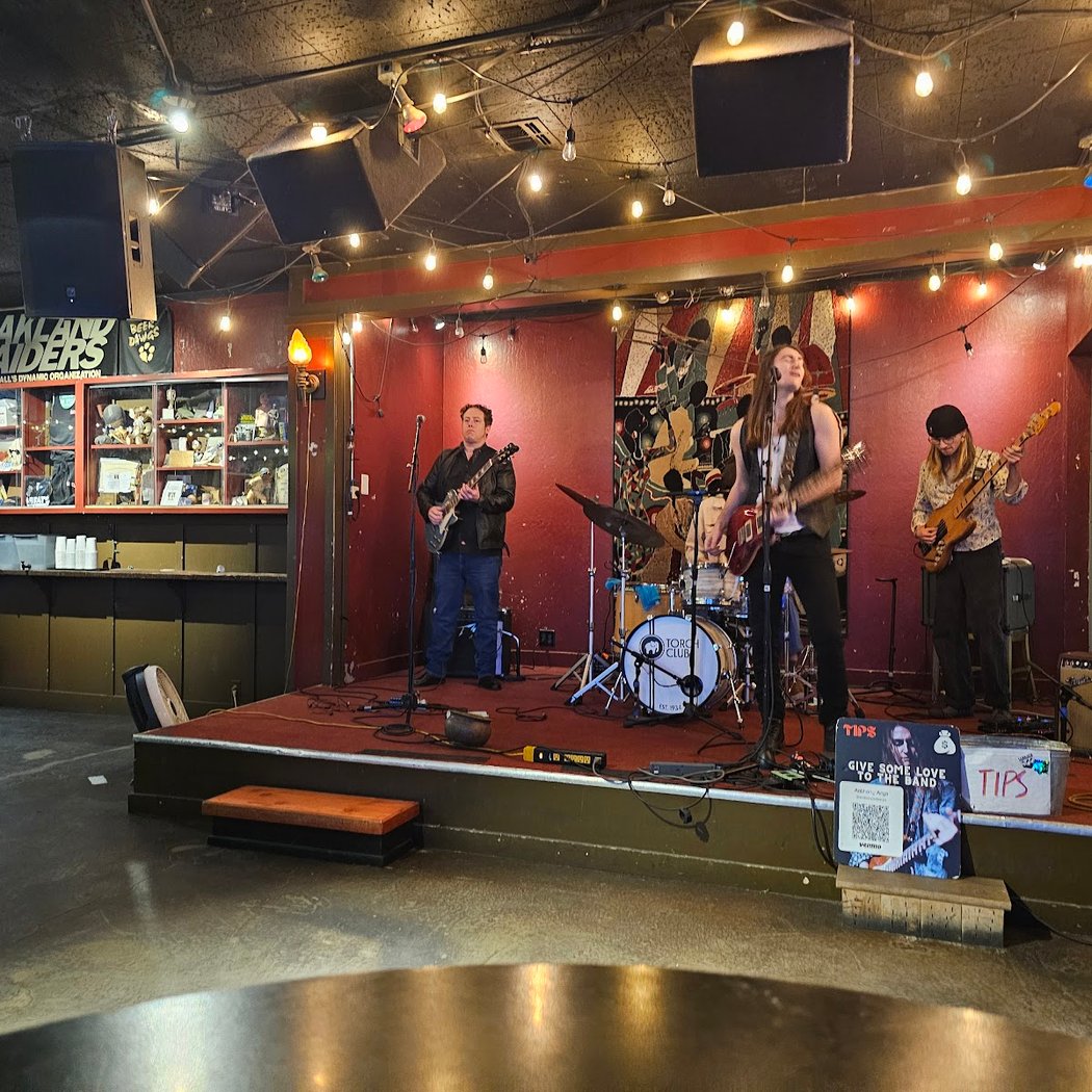 Jinx Jones & the KingTones 3