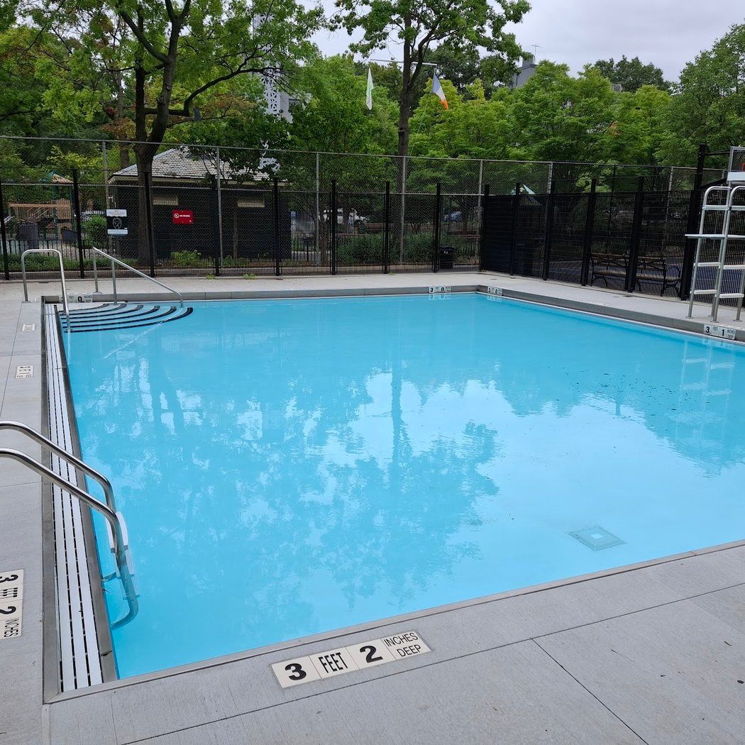 Edenwald Houses Mini Pool 3