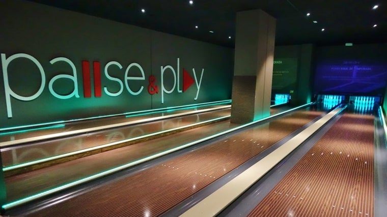 Pause & Play 1
