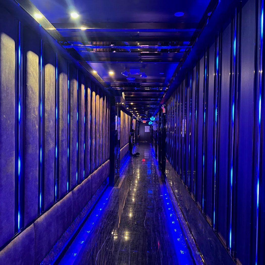 The Deluxe Party KTV 3