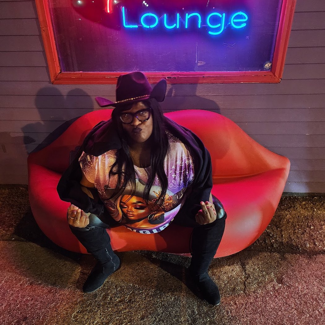 The Lipstick Lounge 4