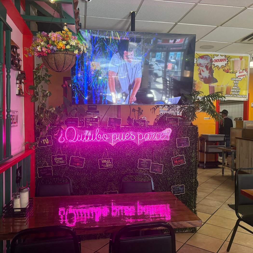 El Punto Bakery & Restaurant 2