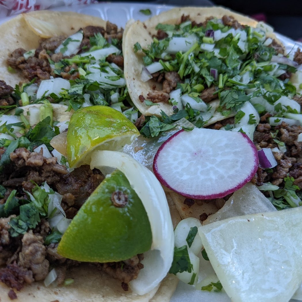 Los Magos Food Truck 1