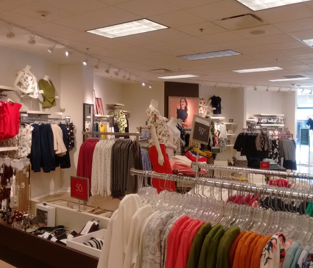 Petaluma Village Premium Outlets 3