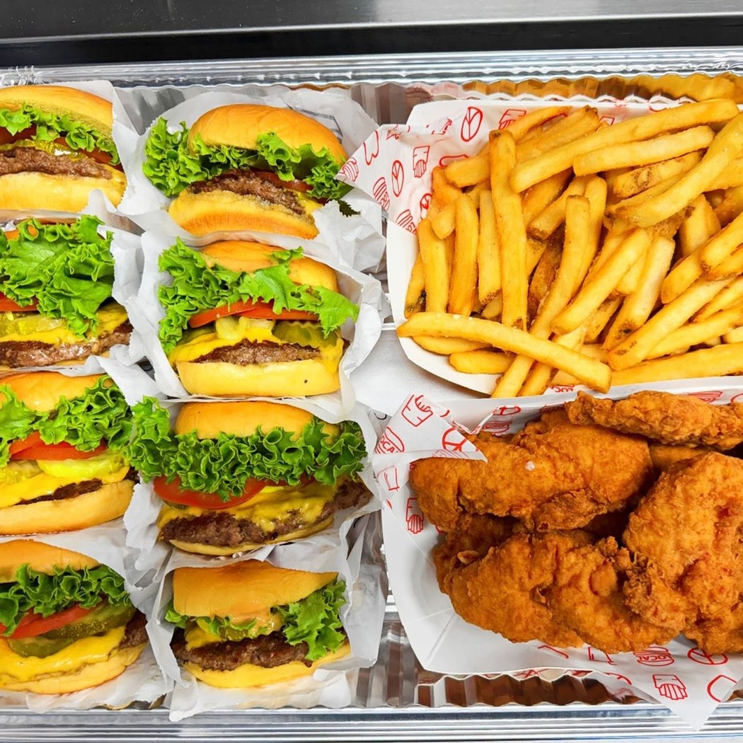 Local Burger - Sayville - Restaurant and Bar 2