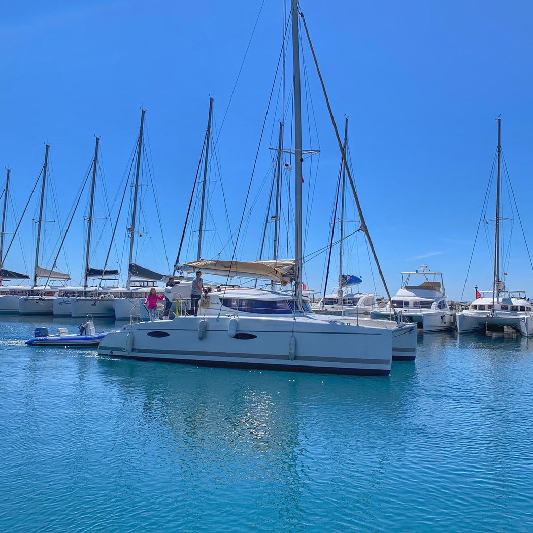 School Of Cruise Catamaran Sea Rider 3