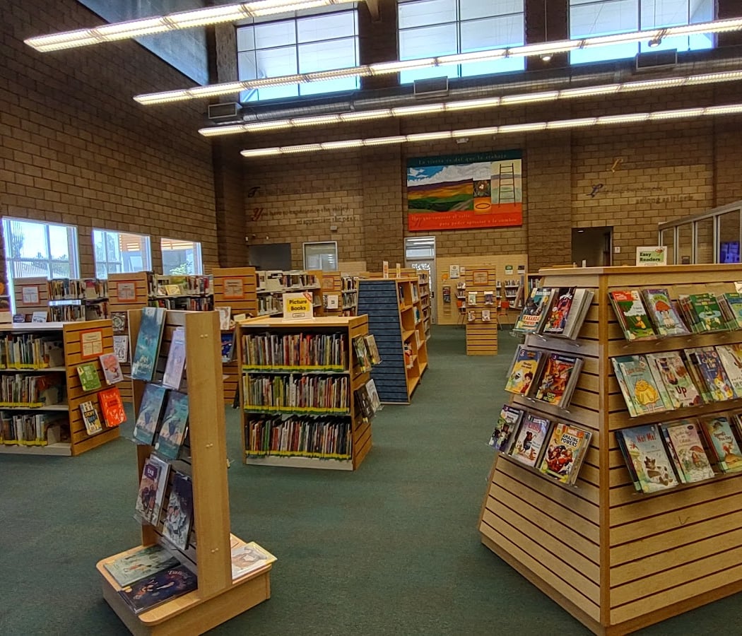 Biblioteca Latinoamericana Branch Library 1