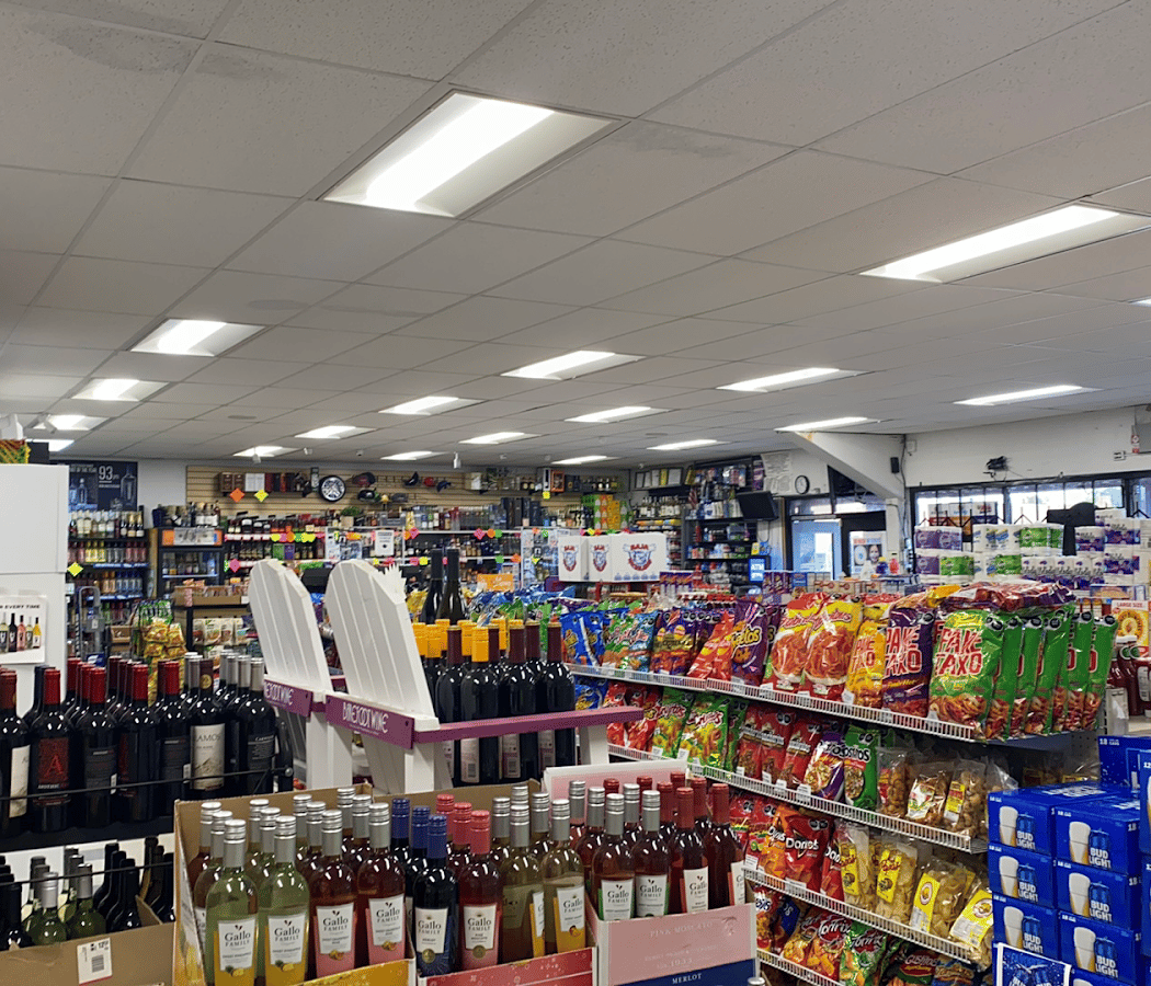 Us liquor & market 3