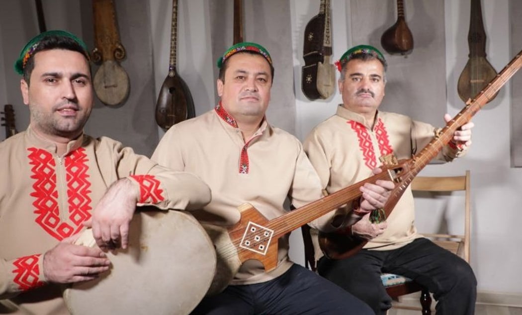 Aqnazar Alovatov et l’Ensemble Navo 1