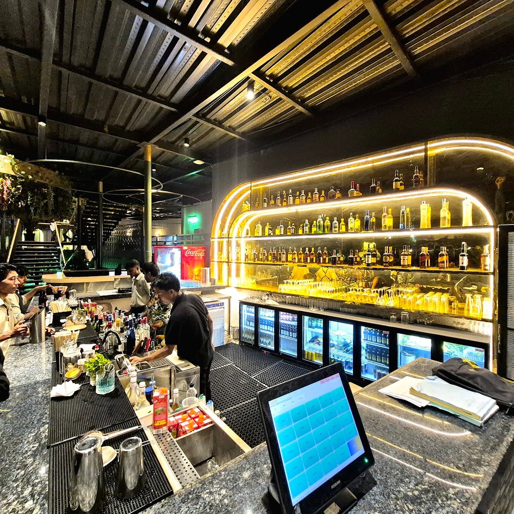 9889 Garden Bar and Kitchen 3