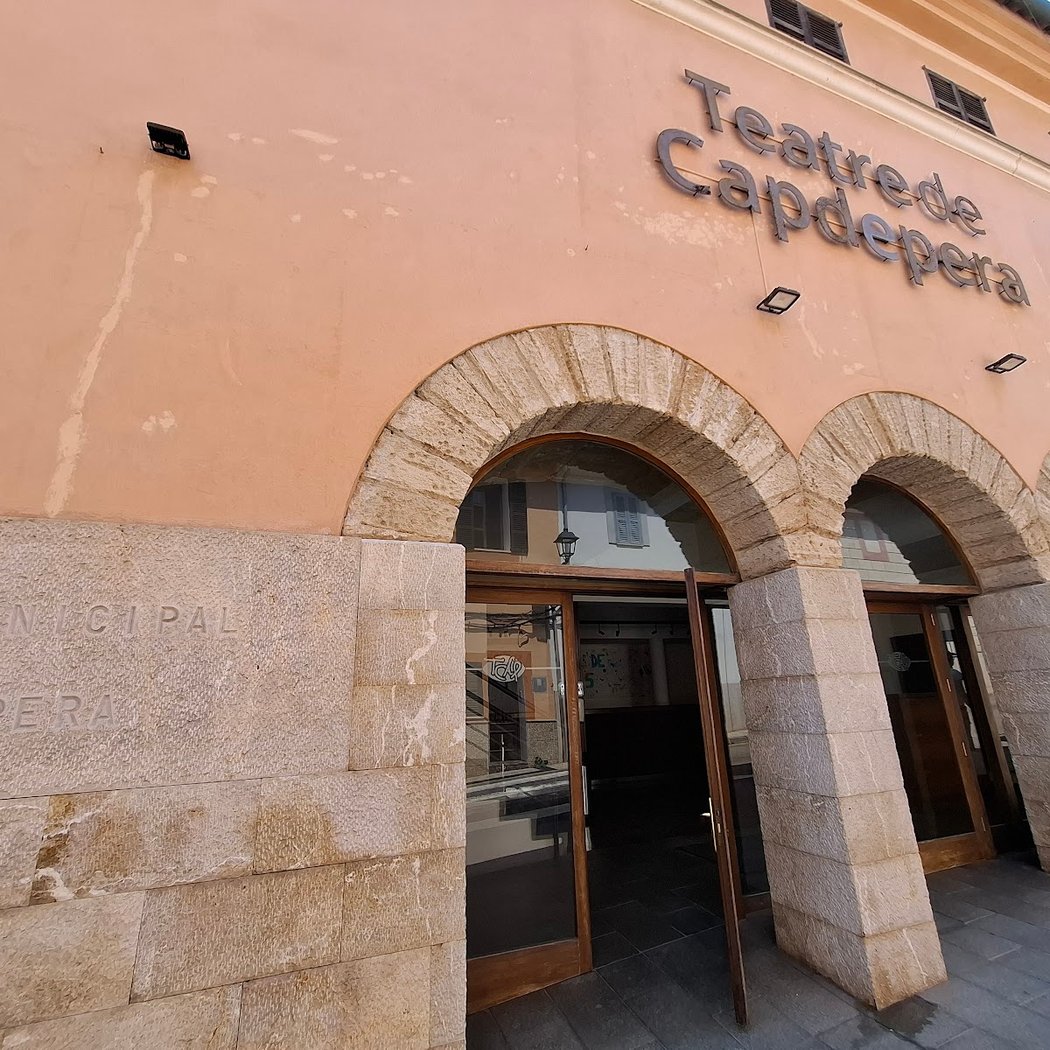 CINEMA Suportant el paradís 3