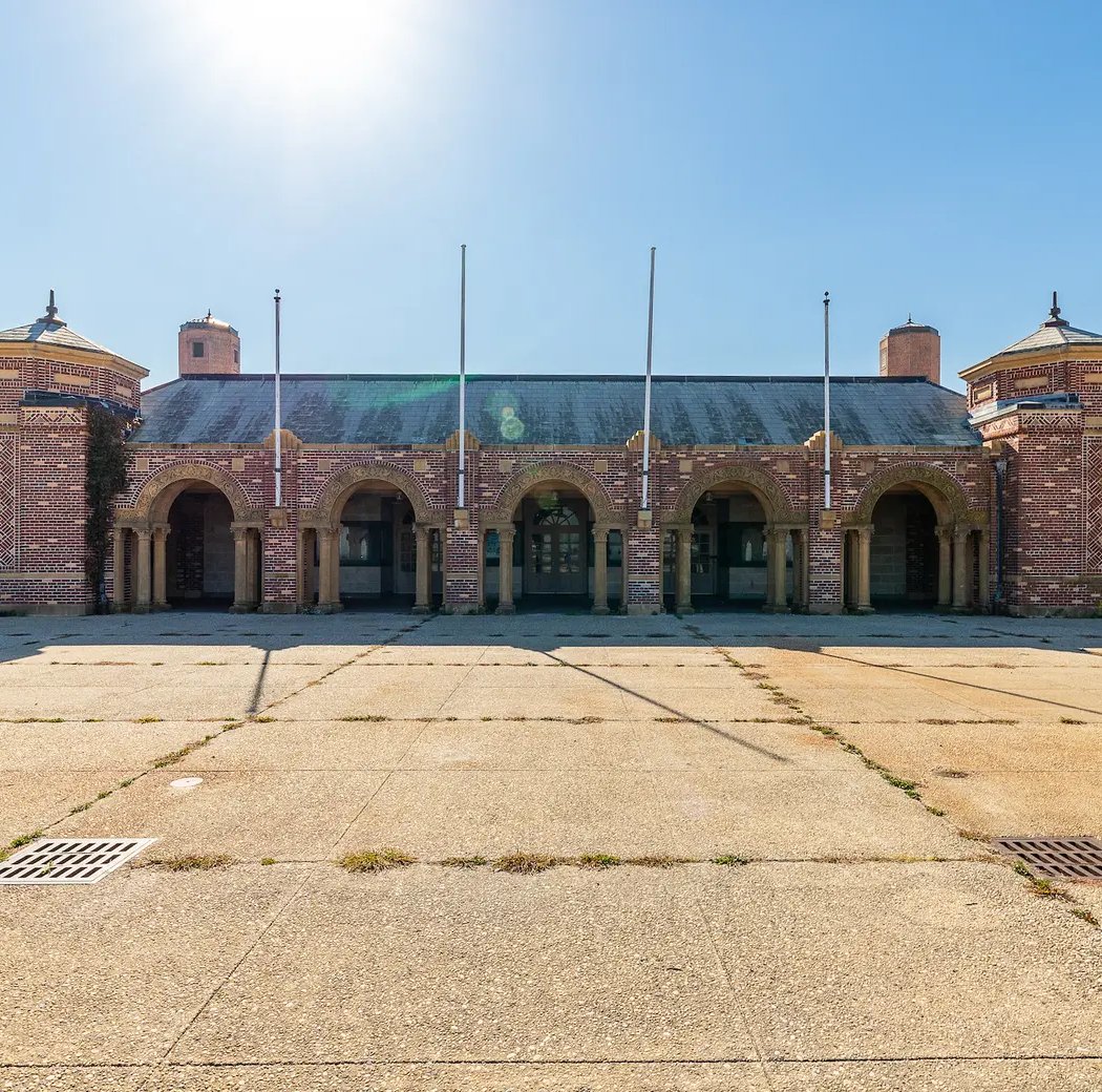 Jacob Riis Park Rd/Bath House 2