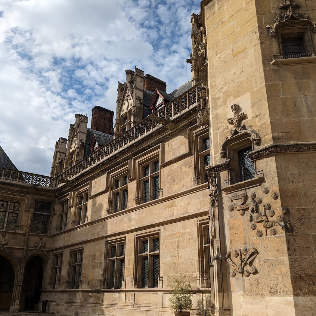 Le café des amis de Cluny 3