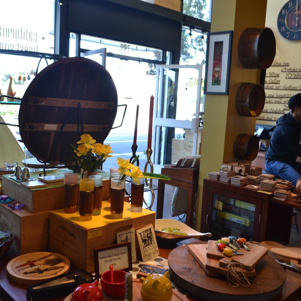 HOLIDAY MARKET AT BACCHUS & VENUS 1