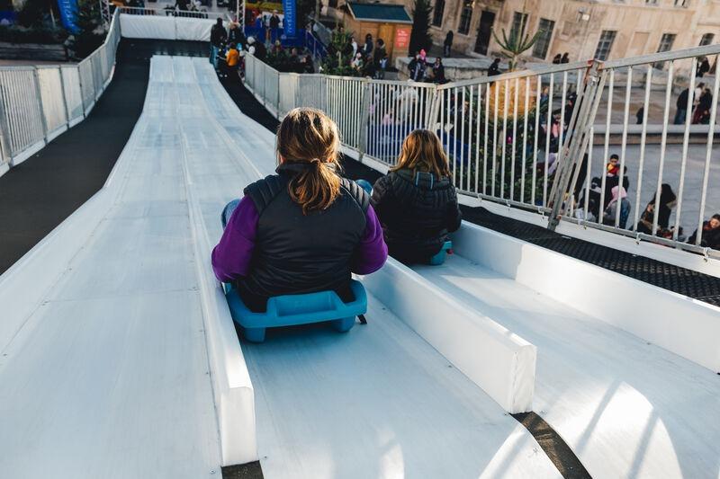La patinoire et la piste de toboggan 1