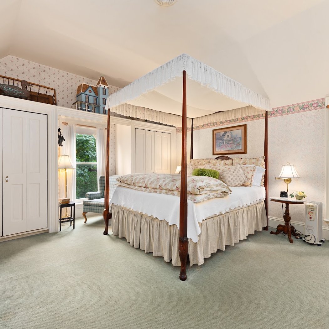 The Gables Wine Country Inn 3