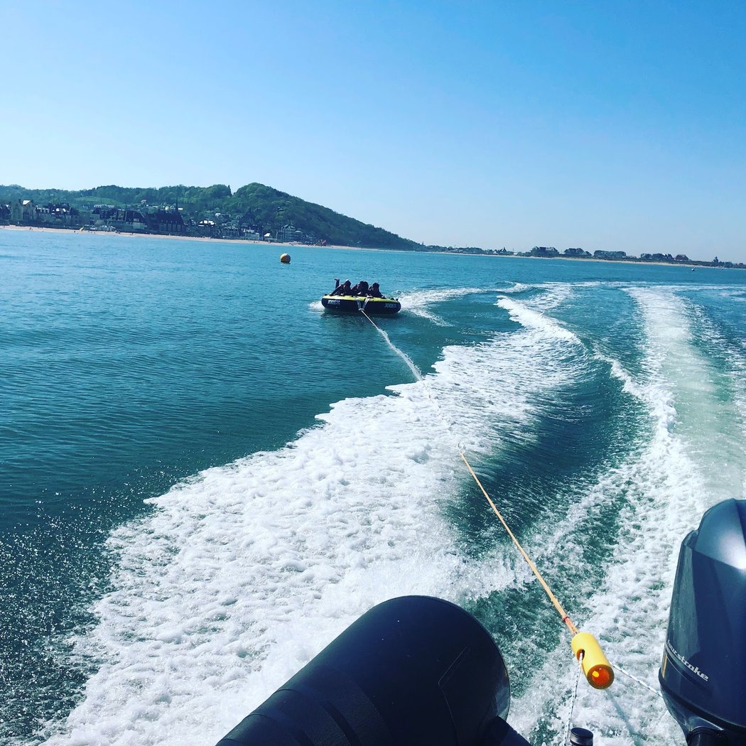 Activities Nautiques, Bouée Tractée À Cabourg Et Houlgate En Normandie 3