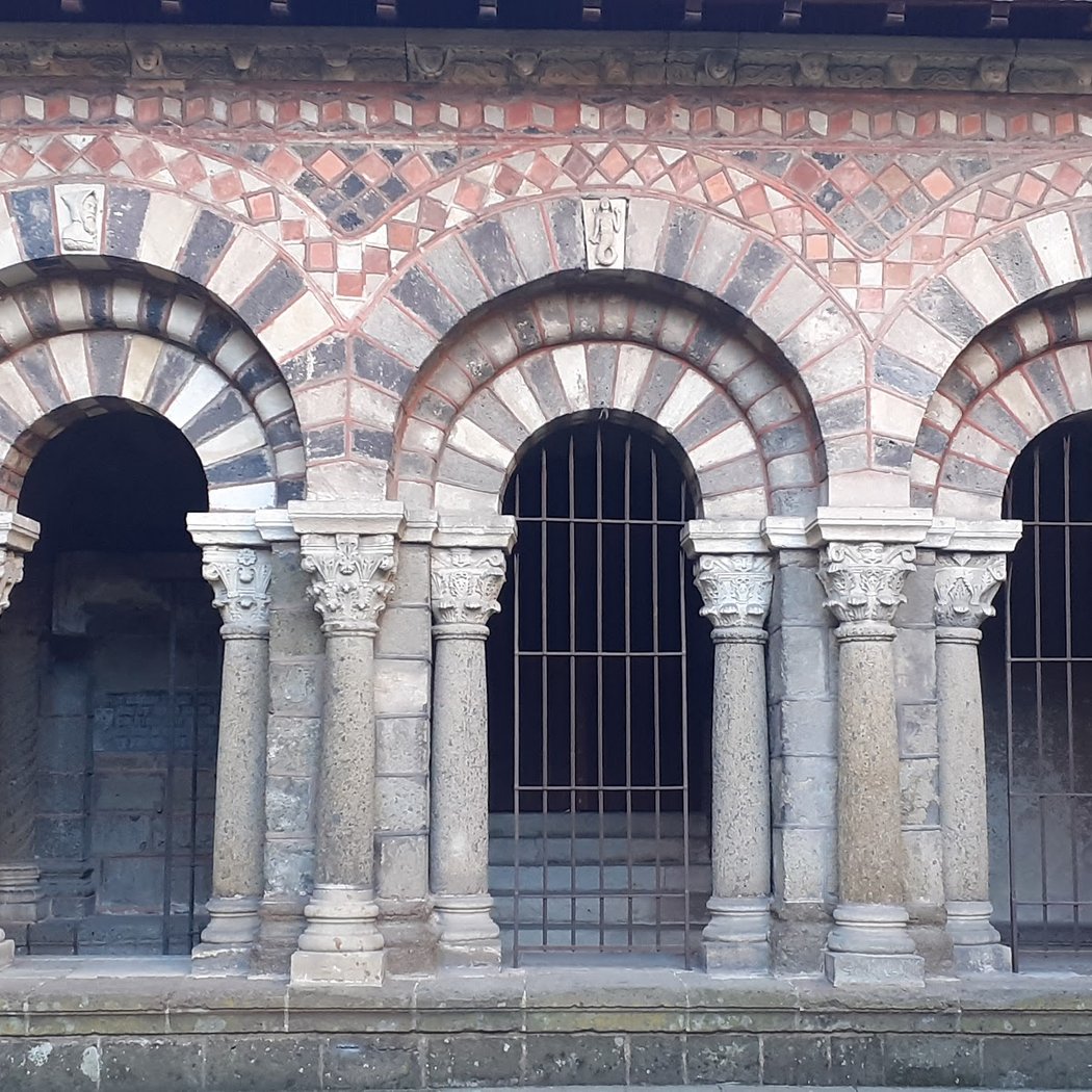 Cloître de la Cathédrale du Puy-en-Velay 2