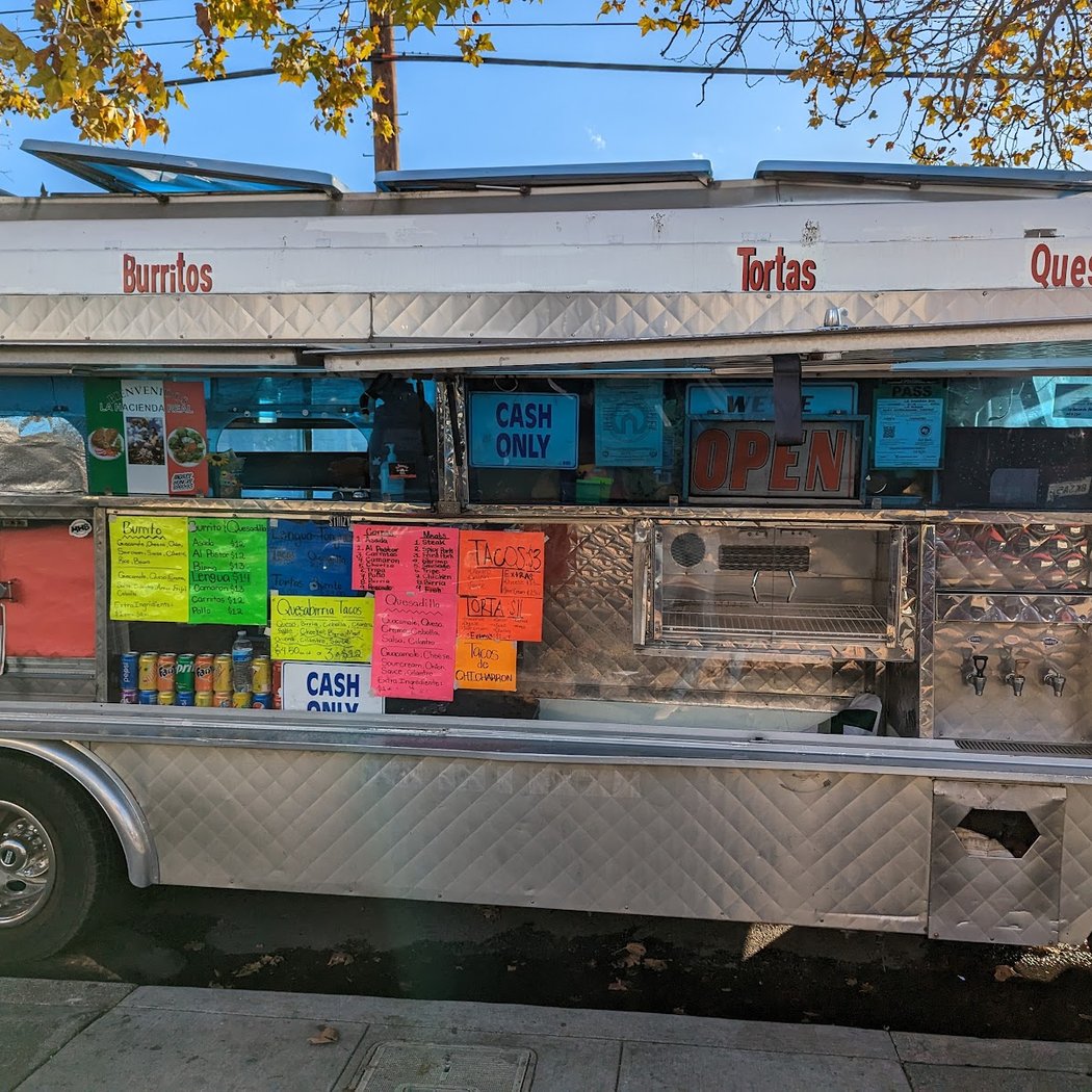 La Hacienda Real Taco Truck 3