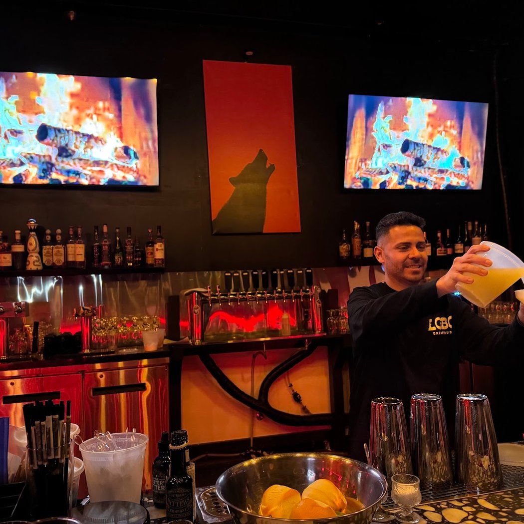 Lobo Drinkhouse 2
