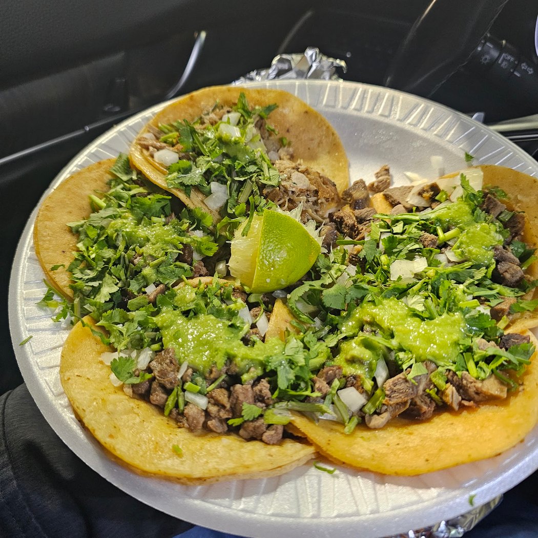 La Chilanguita (Taco Truck) 2