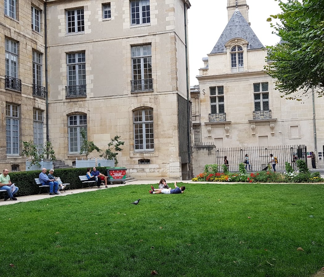 Jardin de l'hotel de Lamoignon 5
