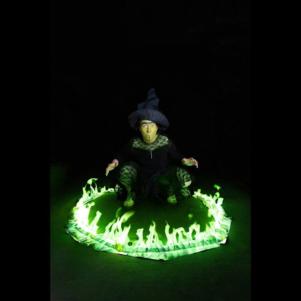 DeliaDelia! The Flat Chested Witch! Richard Perez 1