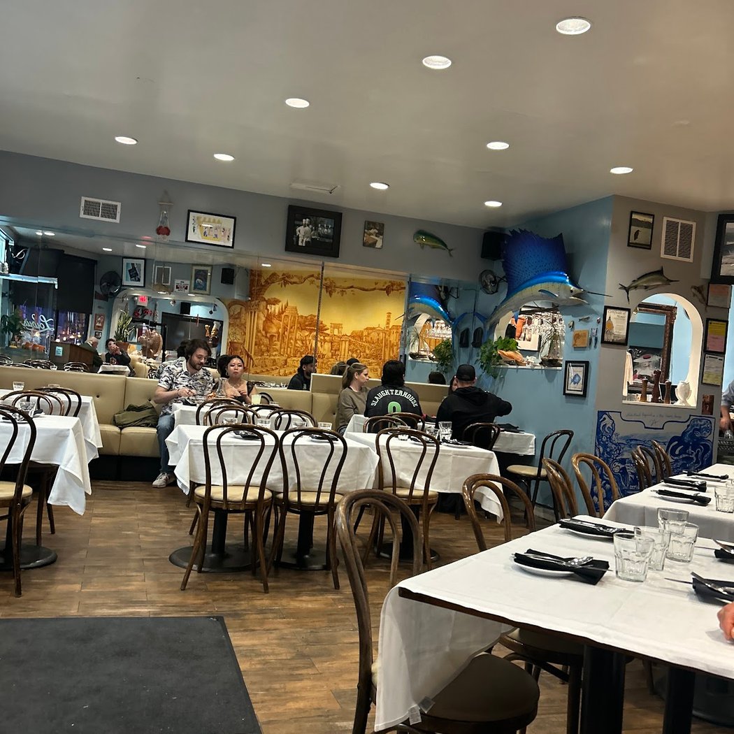 Betty Lou's Seafood & Grill 3
