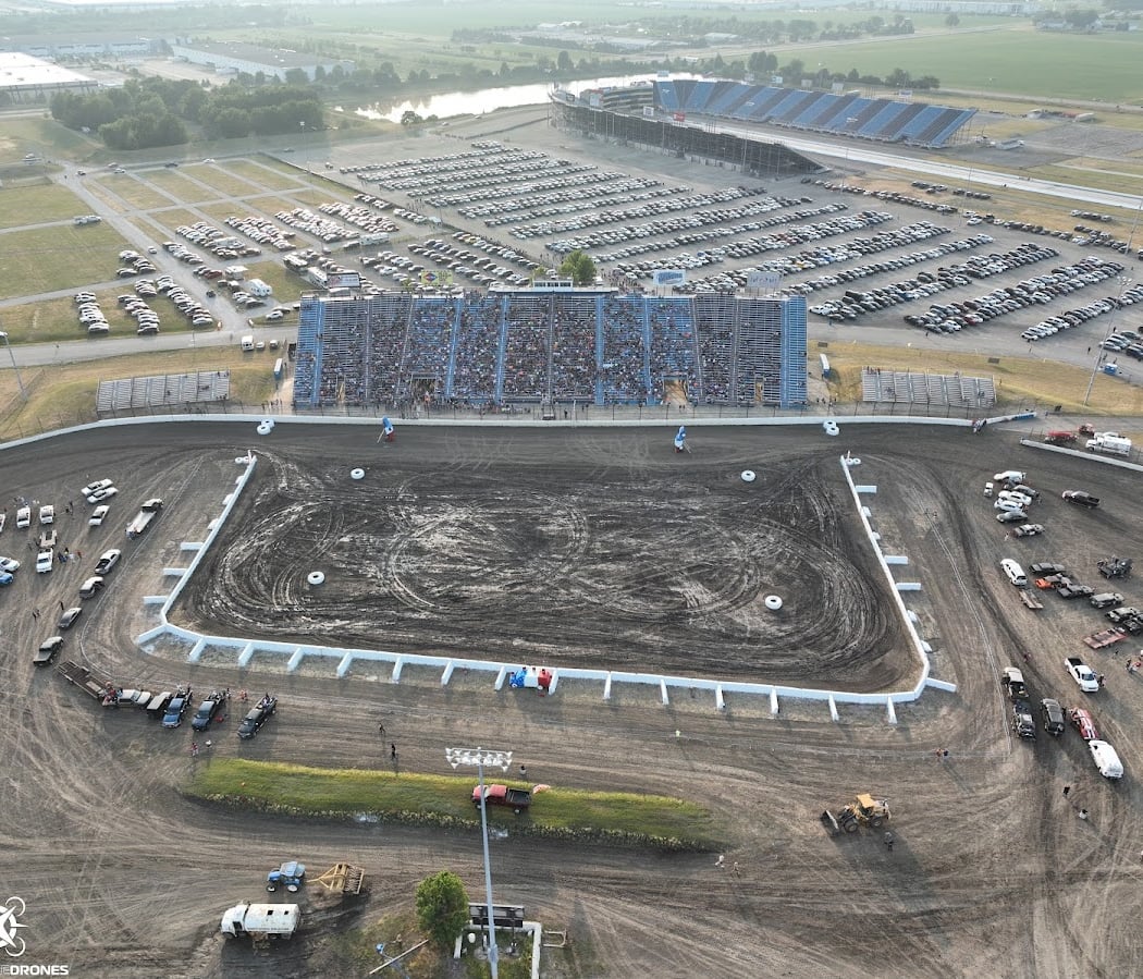 Dirt Oval 66 3