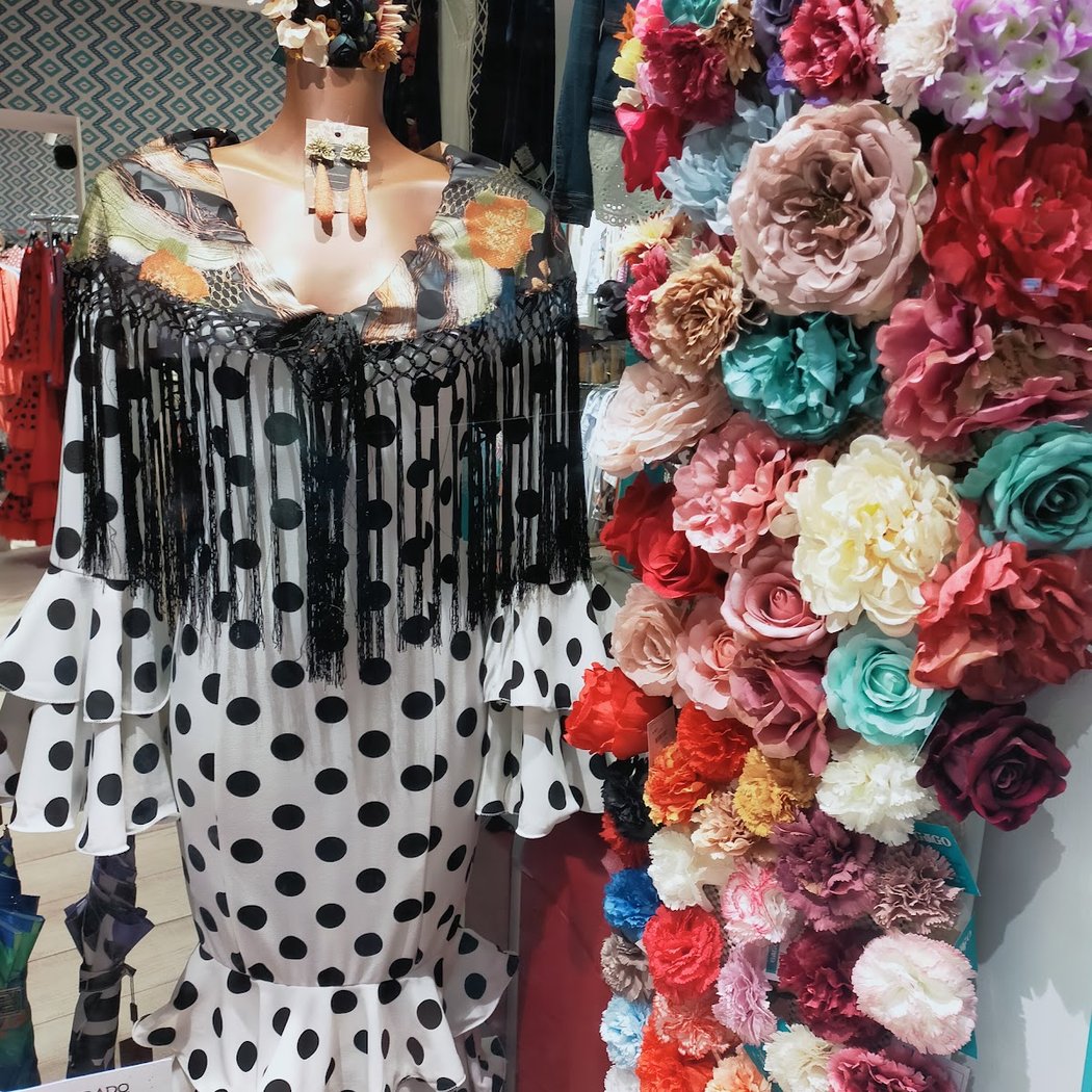 GAGO | Tienda traje de flamenca |Tienda Ropa de Mujer Triana |Moda y complementos flamenca 1