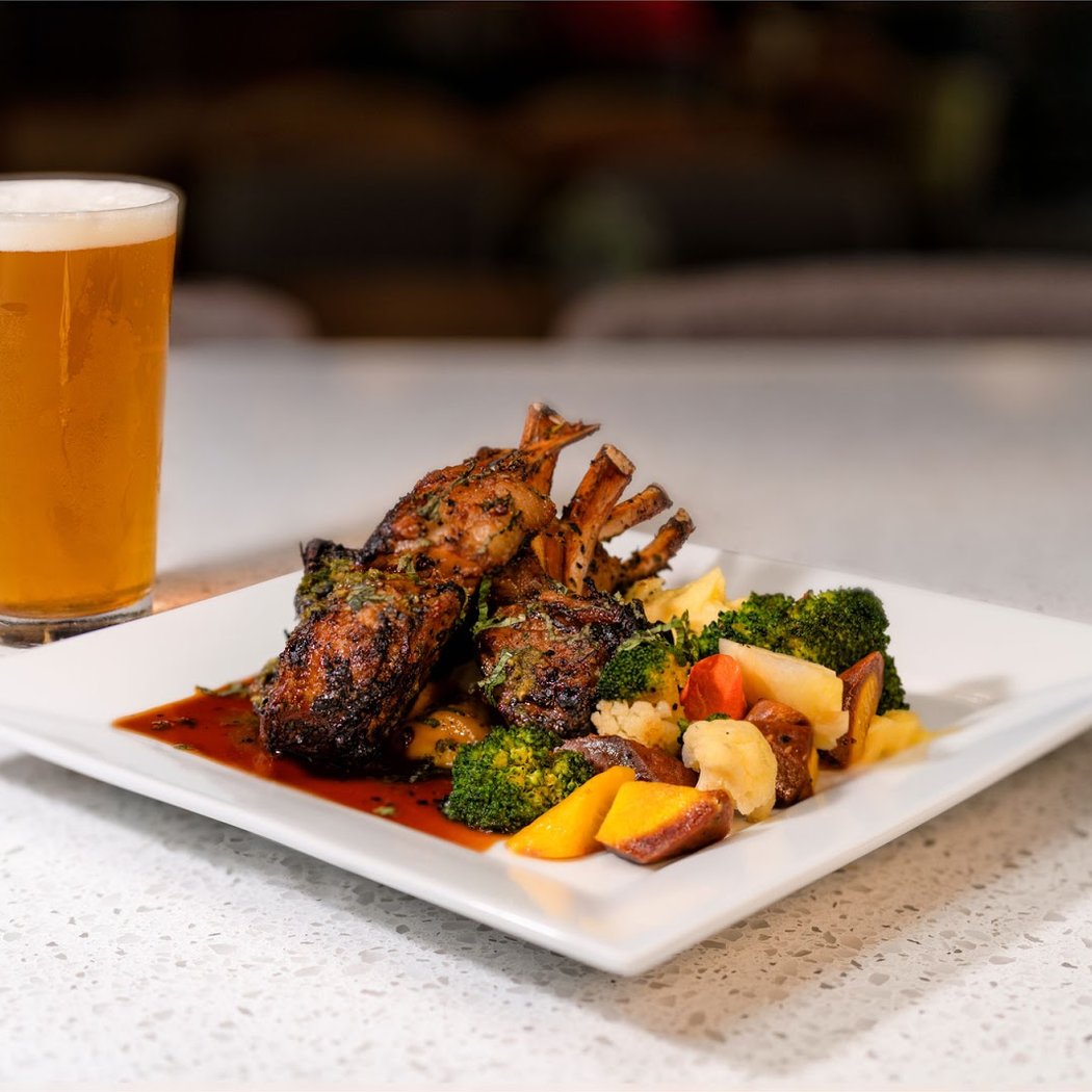 London Bar & Grill 3