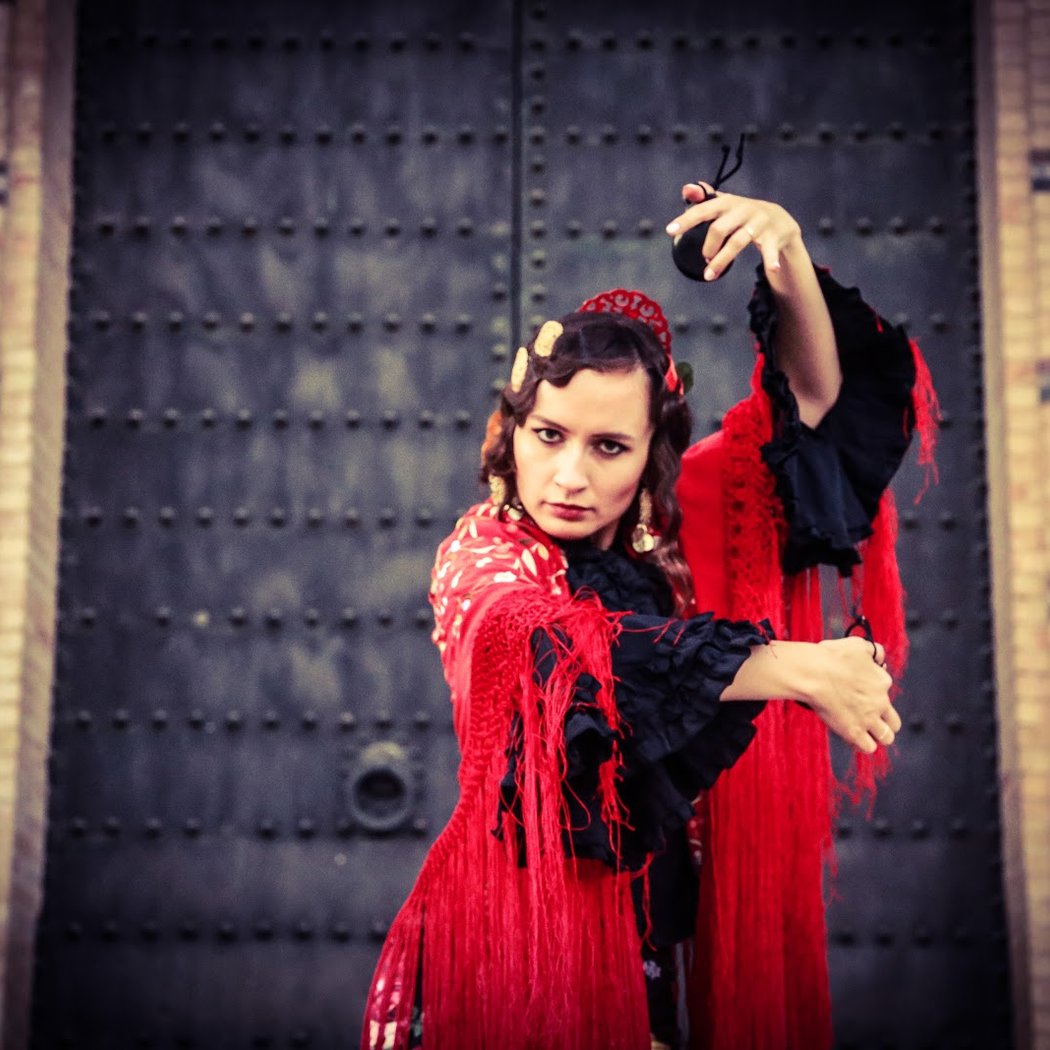 Esencia de Sevilla: Cerámica, Flamenco y Artesanía en Triana 3
