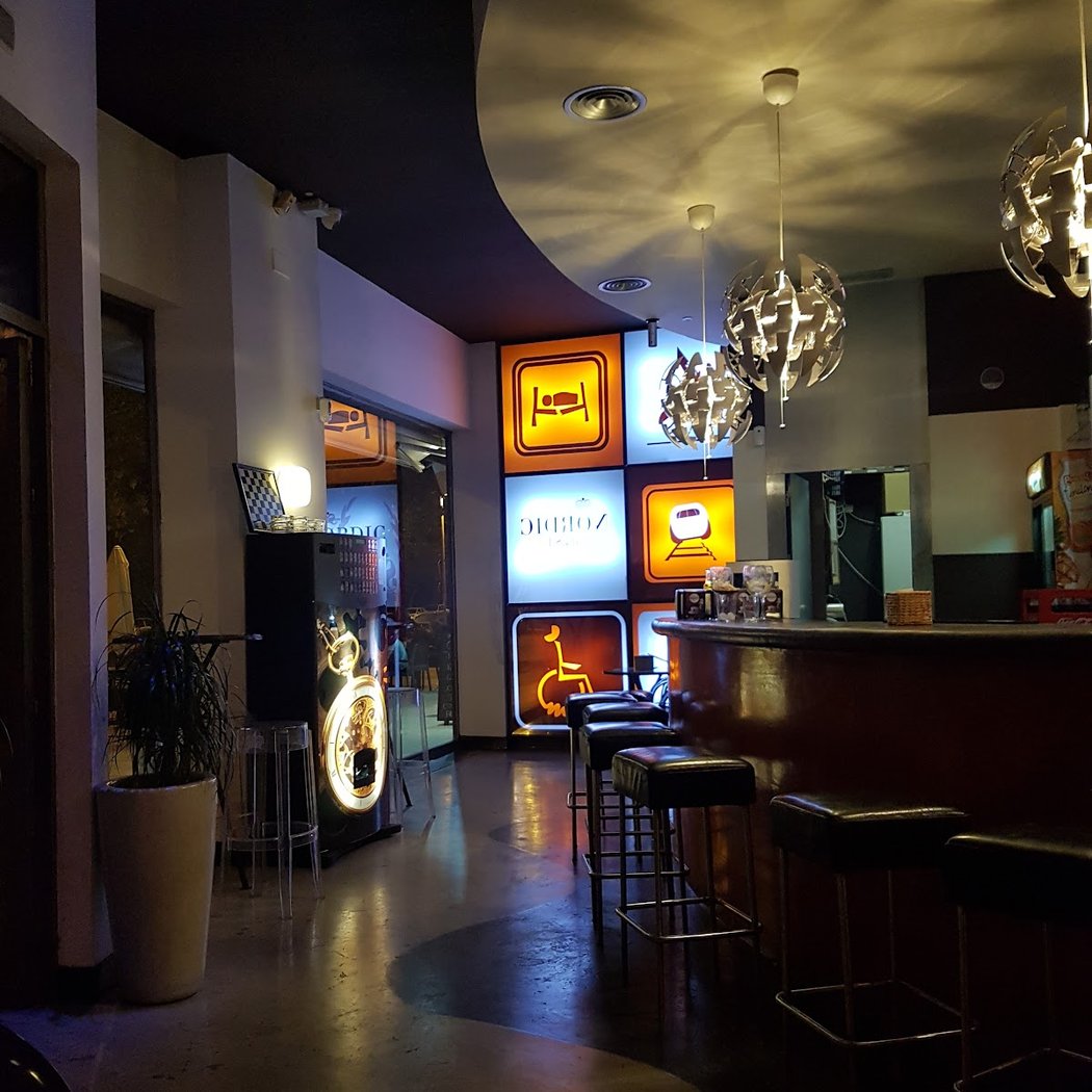 Silvio Café&Copas 2