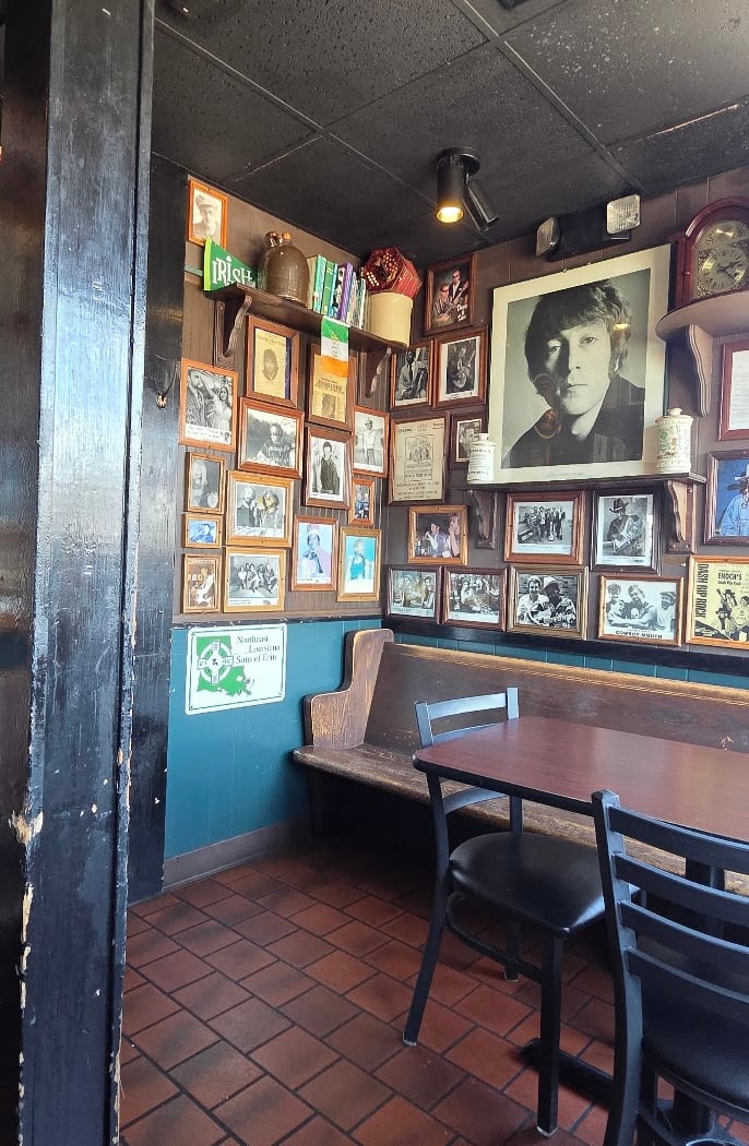 Enoch's Irish Pub 3
